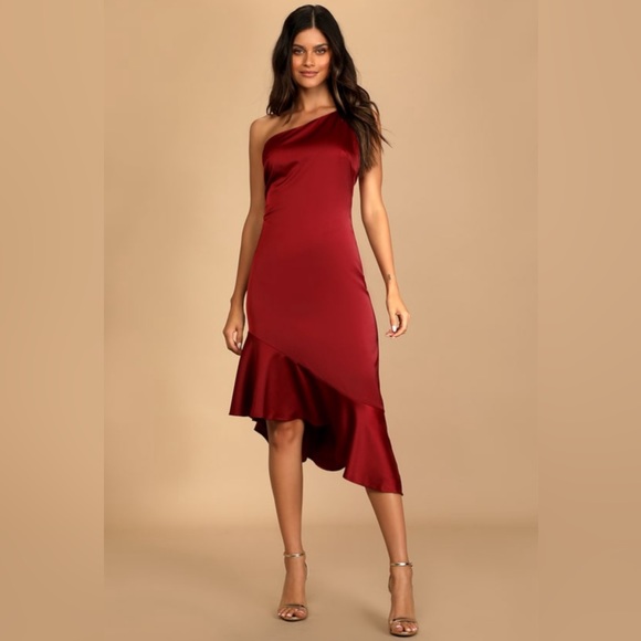 🌟2X HP🌟 NWT Sweet And Stylish Burgundy Satin One-Shoulder Midi Dress - Picture 1 of 7